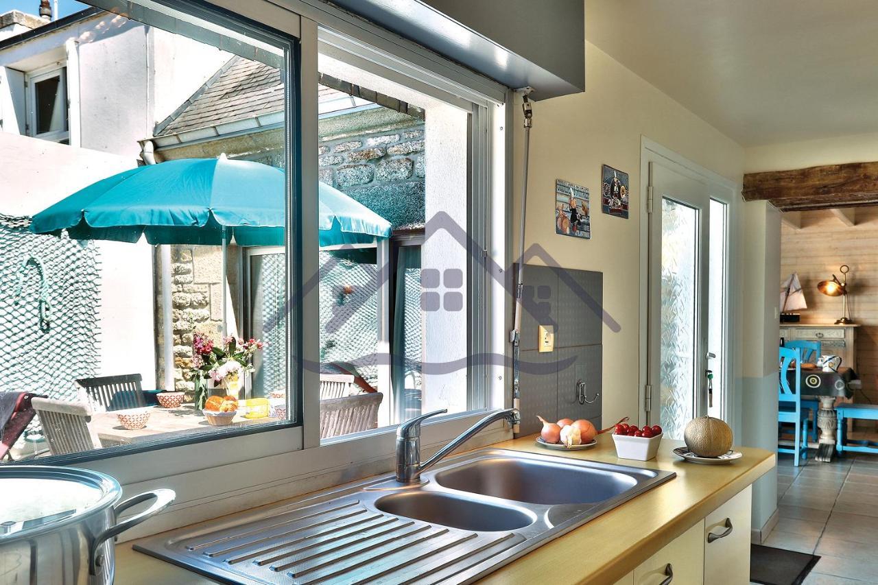 LocaLise - La Maison du pêcheur au Guilvinec - Chambres vue mer - A 20m de la mer située à la pointe de Men Meur - Tout à pied, plage, port, centre, commerces, marché - Wifi inclus - Linge de lit inclus - Jardin clos - En option , ménage et serviette Esterno foto